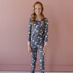 Pink To The Moon & Back Two-Piece Bamboo Viscose Pajama Set -Umweltfreundlicher Windel Geschäft 11652