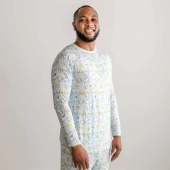 Blue Breakfast Buddies -Men's Bamboo Viscose Pajama Top 9 Blue Breakfast Buddies -Men's Bamboo Viscose Pajama Top -Umweltfreundlicher Windel Geschäft 8965