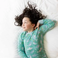 Shark Soiree Two-Piece Toddler/Kids Bamboo Viscose Pajama Set -Umweltfreundlicher Windel Geschäft 9537